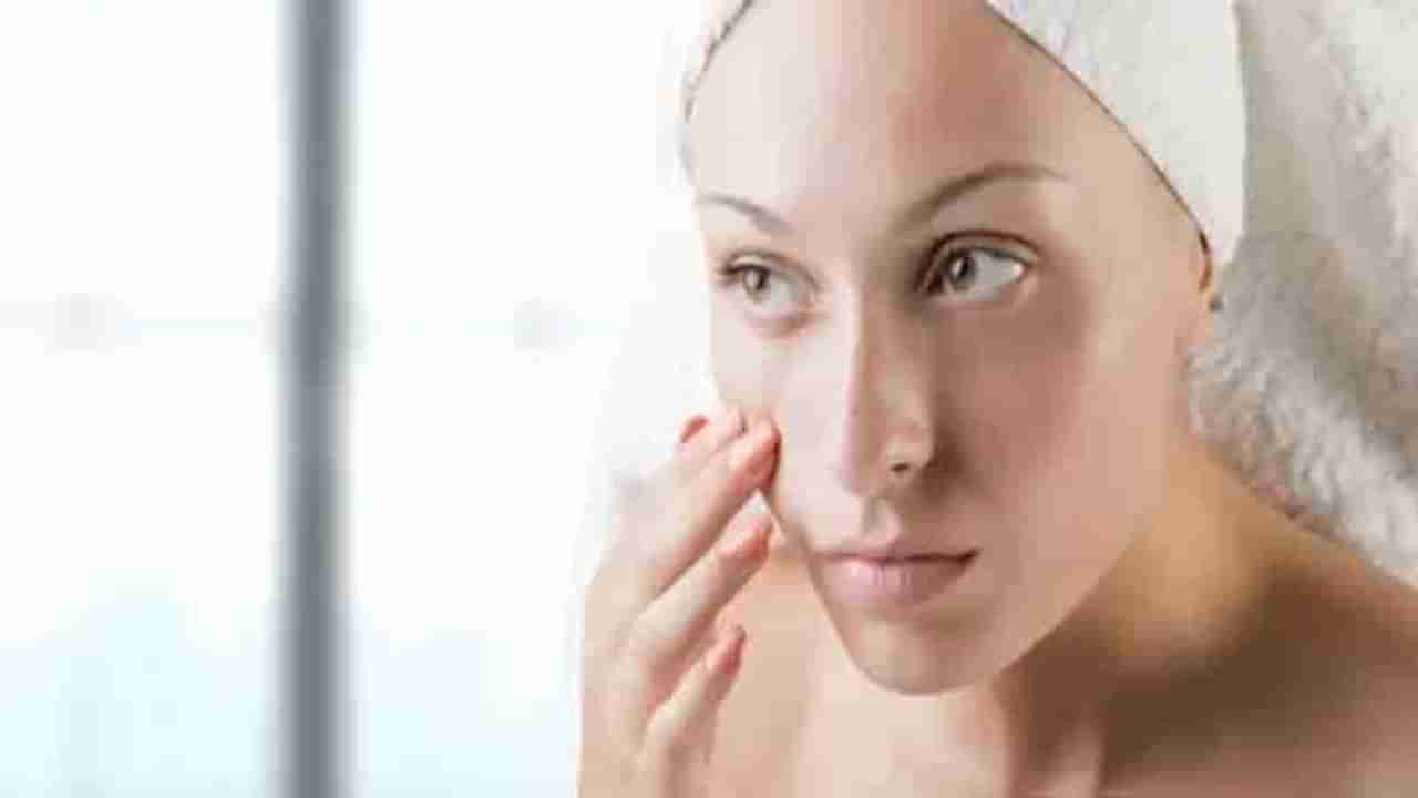 Skin care : तेलकट त्वचेमुळे त्रस्त आहात? मग हा फेसपॅक नक्की ट्राय करा!