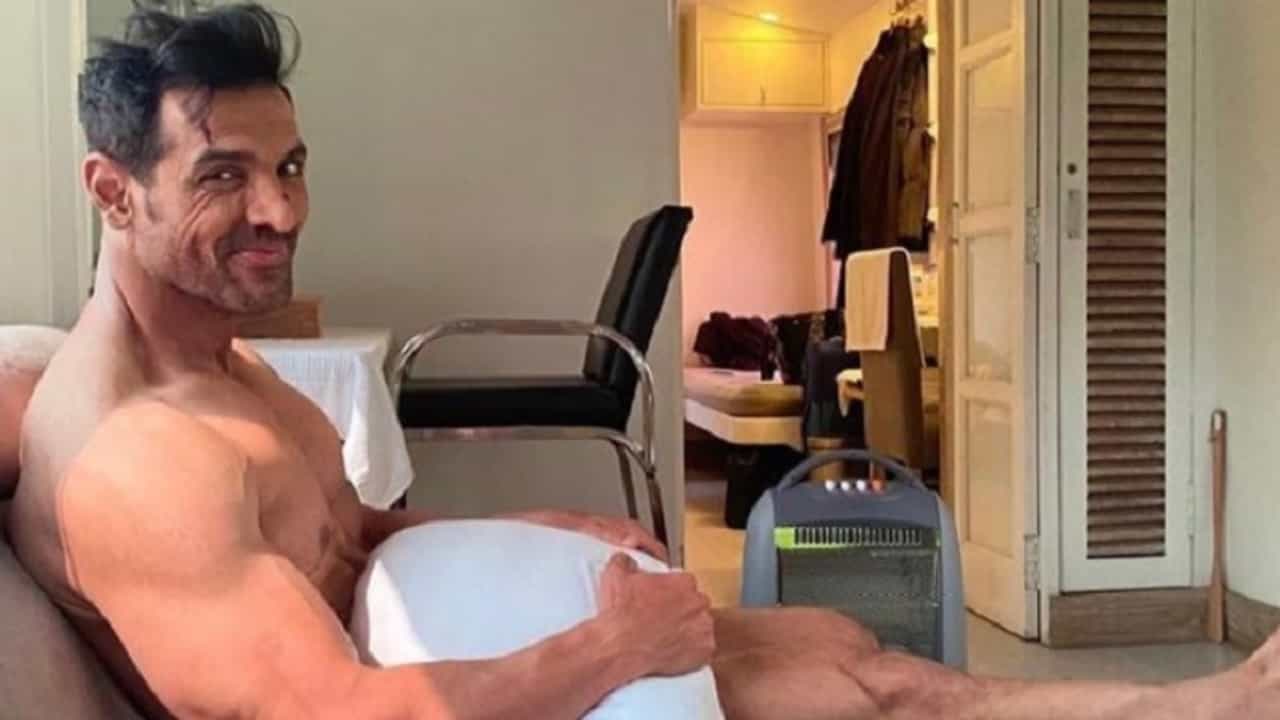 जॉन अब्राहमचा तो फोटो सोशल मीडियावर जोरदार ट्रोल!