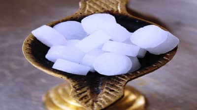 कापूराचे हे फायदे तुम्हाला माहिती आहेत? वाचा...