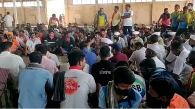 मुंबई बाजार समितीमध्ये माथाडी कामगारांचे काम बंद आंदोलन, शेतमालाच्या गाड्यांच्या रांगा