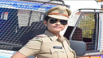 लय भारी... शेतकर्याची पीएसआय मुलगी ठरली ‘ग्लॅमऑन मिस इंडिया’ स्पर्धेची ‘फर्स्ट रनर अप’