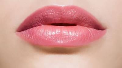 Lip Care | ओठांच्या कोरडेपणामुळे त्रस्त आहात? मग, घरच्या घरी तयार करा ‘लीप मास्क’!