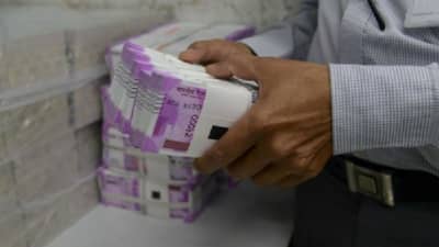 Income Tax Raid : चेन्नईच्या सर्वांत मोठ्या ज्वेलर्स परिसरात छापेमारी, 1000 कोटींच्या अघोषित संपत्तीचा खुलासा?