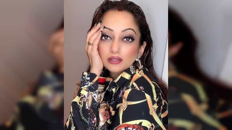 अभिनेत्री मानसी नाईक नेहमी कोणत्या ना कोणत्या कारणाने चर्चेत असते, मात्र आता ती तिच्या स्टाईल स्टेटमेंटमुळे चर्चेत आहे.