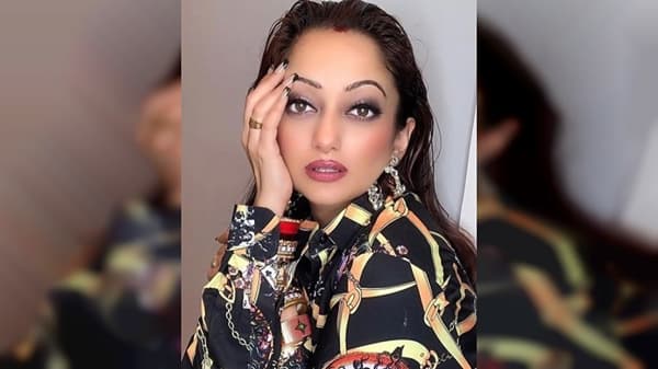 अभिनेत्री मानसी नाईक नेहमी कोणत्या ना कोणत्या कारणाने चर्चेत असते, मात्र आता ती तिच्या स्टाईल स्टेटमेंटमुळे चर्चेत आहे.