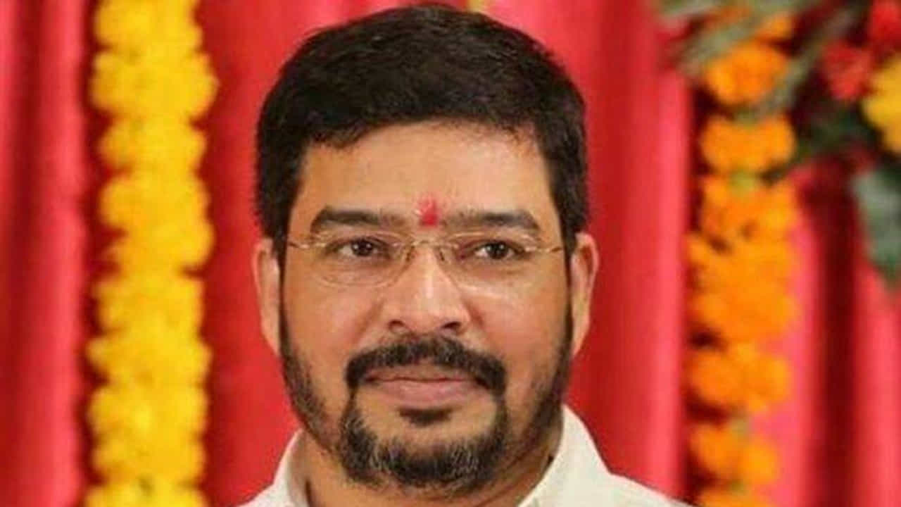 Mansukh Hiren death: धनंजय गावडेंना शेवटचे भेटले, 40 किमीवर बॉडी मिळाली, फडणवीसांनी उल्लेख केलेले धनंजय गावडे कोण?