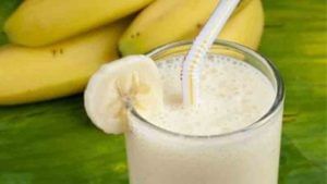 Skin Benefits | निरोगी आणि चमकदार त्वचेसाठी सेवन करा ‘केळ्याची स्मूदी’, अशाप्रकारे करा तयार...