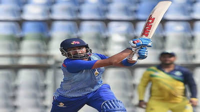 पृथ्वी शॉची 185 धावांची धमाकेदार खेळी, धोनी आणि विराटचा विक्रम मोडीत