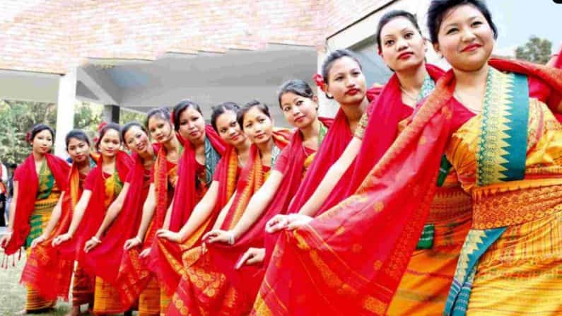 आसाम हे भारताच्या ईशान्येत असलेलं सर्वात मोठं राज्य आहे, आसामची संस्कृती समृद्ध आहे, आज आसामच्या संस्कृतीबद्दल जाणून घेऊया ...