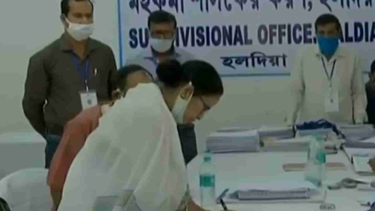 West Bengal Election 2021 : स्वत:चं नाव विसरु शकते, पण नंदीग्राम नाही, विजय निश्चित उमेदवारी अर्ज दाखल केल्यानंतर ममतांचा दावा