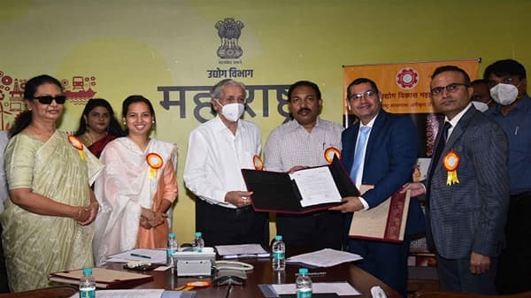 लघू उद्योग करणाऱ्यांसाठी आनंदाची बातमी, सरकार औद्योगिक वसाहतीत गाळे बांधून देणार