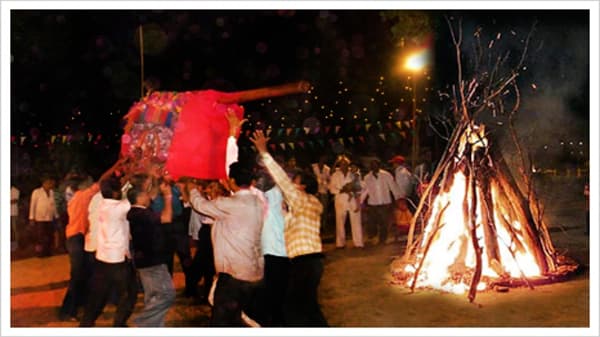 कोकणात शिमग्याच्या उत्साहावर पाणी; पालखीवर निर्बंध, गावात येण्यासाठी कोरोना रिपोर्ट बंधनकारक