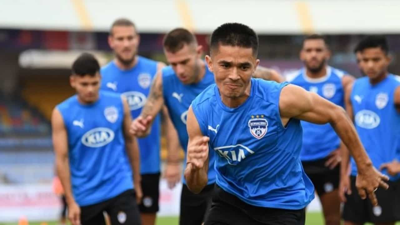 भारतीय फुटबॉल संघाचा कर्णधार सुनील छेत्रीला कोरोनाची लागण