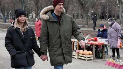 नवरा बायको रोजच्या भांडणाला कंटाळले, बघा त्यांनी त्यावरचा मार्ग काय काढला?