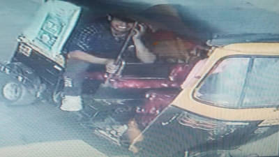 जे हात कामाच्या शोधात होते ते दगडापर्यंत पोहोचले पण रिक्षा चालकाला ठेचण्यासाठी? नागपुरात नेमकी हत्या का?