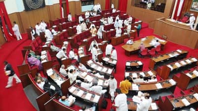 ओडिशा विधानसभेत हायव्होल्टेज ड्रामा, भाजप आमदाराकडून सॅनिटायझर पिऊन आत्महत्येचा प्रयत्न, कारण काय?