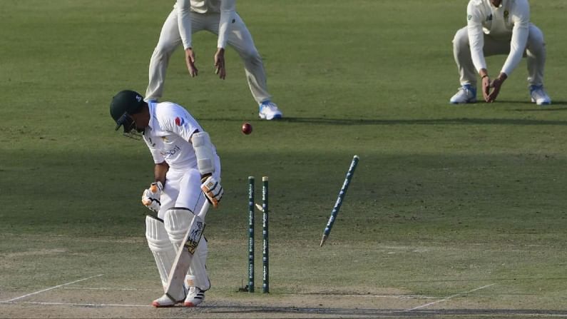 अवघ्या 10 धावात 8 विकेट्स, पाकिस्तानची घातक गोलंदाजी, सामन्याचा निकाल काय?