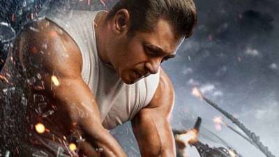 Radhe | ‘एक बार जो मैने कमिटमेंट कर दी...’ म्हणत भाईजान पुन्हा येणार प्रेक्षकांच्या भेटीला, पाहा ‘राधे’चे धमाकेदार पोस्टर...