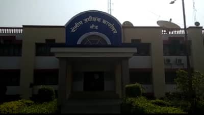 बलात्काराच्या आरोपीला 20 वर्ष कारावास, पोलिसांनी नराधमाला कोर्टातून दारु पार्टीला नेलं