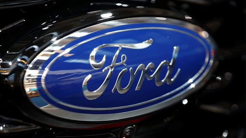 Ford च्या 'या' कार्समध्ये आढळला दोष, कंपनीने 30 लाख गाड्या परत मागवल्या Ford च्या 'या' कार्समध्ये आढळला दोष, कंपनीने 30 लाख गाड्या परत मागवल्या