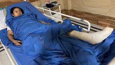 Mamata Banerjee Injured : ममता बॅनर्जींवर हल्ला नाही तर अपघात! हल्ल्याचे पुरावे नाहीत- निवडणूक आयोग