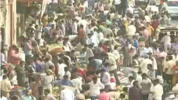 Maharashtra Lockdown: मुंबईकरांनो सावध व्हा; गर्दी झाल्यास बाजारपेठा आणि अत्यावश्यक सेवाही बंद होणार