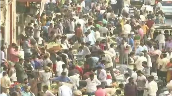 Mumbai Coronavirus: लॉकडाऊन कठोर करण्याच्या हालचाली सुरु; दादर स्टेशनवरील भाजी मार्केट हलवणार