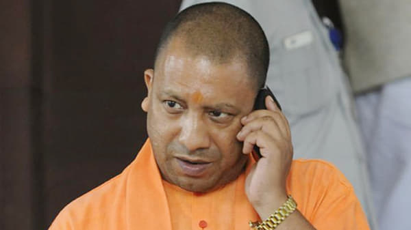 देशातल्या पॉवरफुल मुख्यमंत्र्यांचाही जेव्हा कलेक्टर, कमिश्नर फोन उचलत नाहीत!