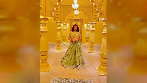 मानसी नाईक ही मराठी चित्रपटसृष्टीतील एक प्रसिद्ध अभिनेत्री आहे. ‘मर्डर मिस्ट्री’ या चित्रपटातील ‘वाट बघतोय रिक्षावाला’ या गाण्यानं मानसीला खास ओळख दिली.