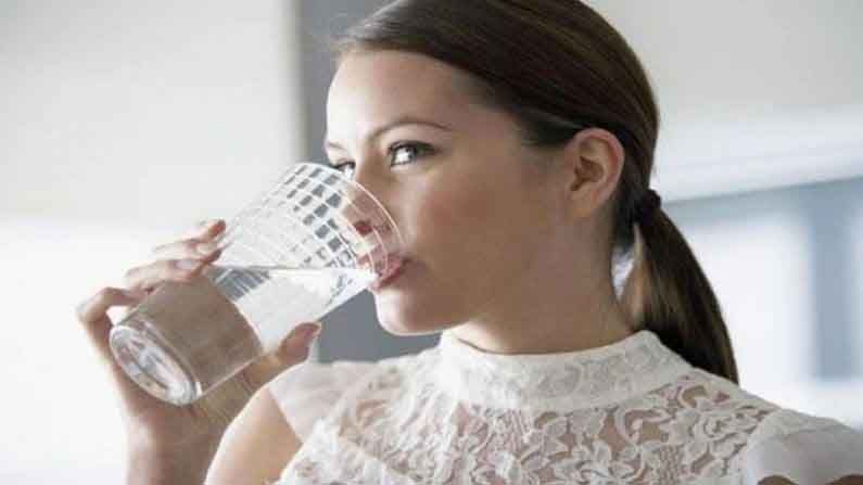 Warm Water Benefits | गरम पाणी प्यायल्यामुळे शरीराला होतील अनेक फायदे!