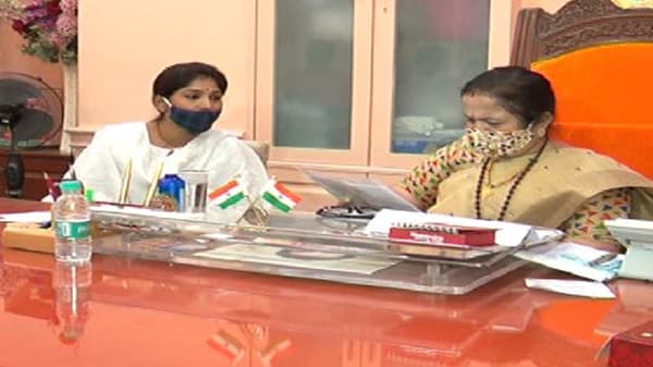 करुणा धनंजय मुंडे म्हणतात, आमदारकीची निवडणूक लढवणार, आज महापौरांच्या भेटीला