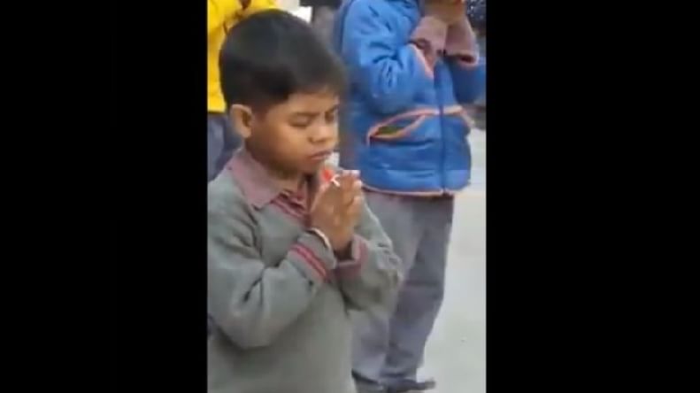 Video | लॉलीपॉप खायची झाली इच्छा, मुलाने असं डोकं लावलं की सगळे म्हणाले, 'जहाँपणा तुसी ग्रेट हो' !