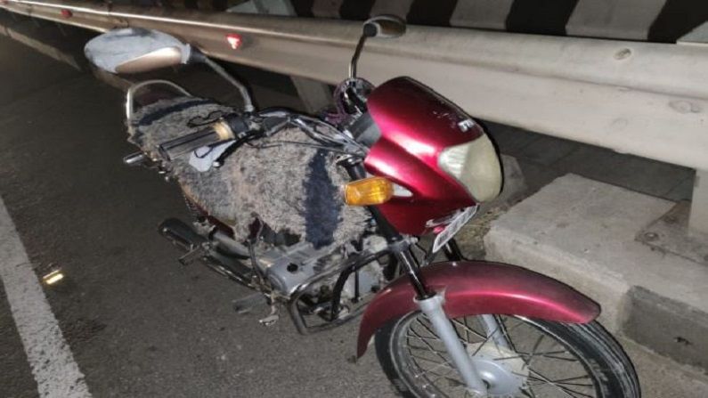 कोरोनाची लक्षणे दिसल्याने थेट तापी नदीत उडी, शिक्षकाची आत्महत्या कोरोनाची लक्षणे दिसल्याने थेट तापी नदीत उडी, शिक्षकाची आत्महत्या
