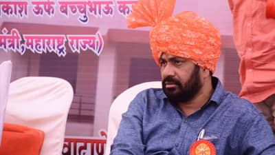 लाल दिव्याची गाडी, पण हक्काचं घर नाही; बच्चू कडूंचं खरं नाव माहीत आहे का?