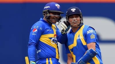 Road Safety World Series | वीरेंद्र सेहवागचा झंझावात, 28 चौकार आणि 7 षटकारांसह 139 चेंडूत चोपल्या 214 धावा