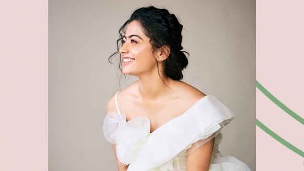 Rashmika Mandanna | रश्मिकाच्या नव्या लूकवर चाहते झाले फिदा, लवकरच करणार बॉलिवूडमध्ये पदार्पण!