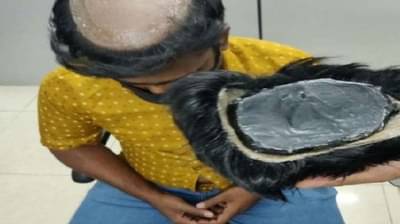 प्रवाशाच्या केसांना हात लावला अन् सोनं पडायला लागलं, जाणून घ्या नेमका प्रकार काय?