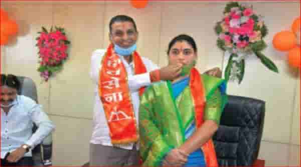 जळगाव महानगरपालिकेत अजब योगायोग; पत्नी महापौर तर पती विरोधी पक्षनेता