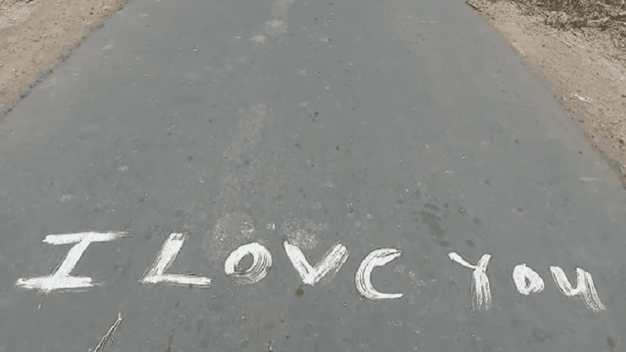 VIDEO : शिवडे आय लव्ह युनंतर कोल्हापुरातील रस्त्यावर I Love You !