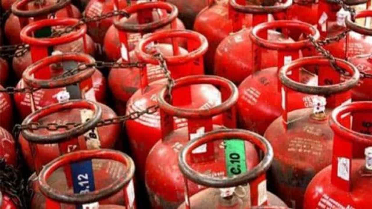 LPG Booking Offer: घरातला सिलेंडर बुक करताना ही गोष्ट करा आणि मिळवा 900 रुपयांची डिस्काऊंट