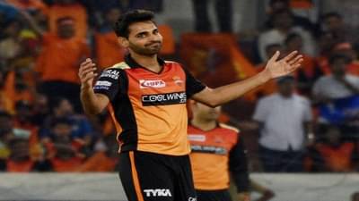 Bhuvneshwar Kumar IPL 2021 Sunrisers Hydrabad Team Player : आयपीएलच्या 14 व्या मोसमात धमाका करण्यासाठी भुवनेश्वर सज्ज, हैदराबादसाठी हुकमाचा एक्का!