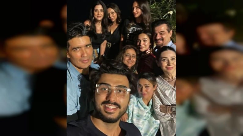  याशिवाय मलायका अरोराची काही फोटो सध्या खूप व्हायरल होत आहेत, ज्यात ती करण जोहर, बॉयफ्रेंड अर्जुन कपूर (arjun kapoor), मैत्रीण करिश्मा कपूर (Karisma Kappor) आणि बाकी बॉलिवूड स्टार्ससोबत पार्टी करताना दिसत आहे. फोटोमध्ये मलायकाने लाल रंगाचे कपडे परिधान केले होते.