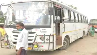 धावत्या बसमधून डोकावणं जीवावर, ट्रकच्या धडकेत प्रवाशाचं डोकं उडालं