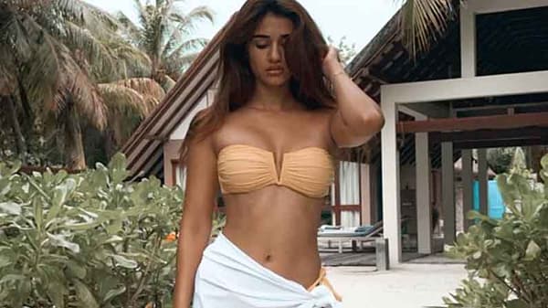 Disha Patani | सोशल मीडियावर बिकिनी फोटो शेअर करताच ट्रोल झाली दिशा पाटनी, पहा काय म्हणाले नेटकरी...