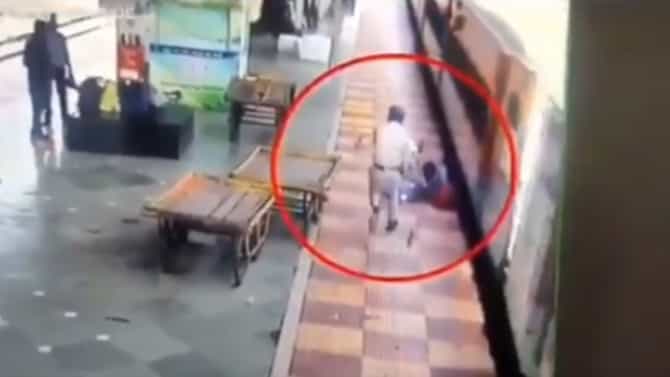 VIDEO | चालत्या रेल्वेत चढत होता माणूस, पुढे जे झालं ते अतिशय हादरवणारं, पाहा व्हिडीओ
