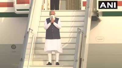 PM Modi Bangaladesh Visit : 497 दिवसानंतर मोदींचं विमान आकाशात झेपावलं, मोदी दोन दिवसीय बांगलादेश दौऱ्यावर