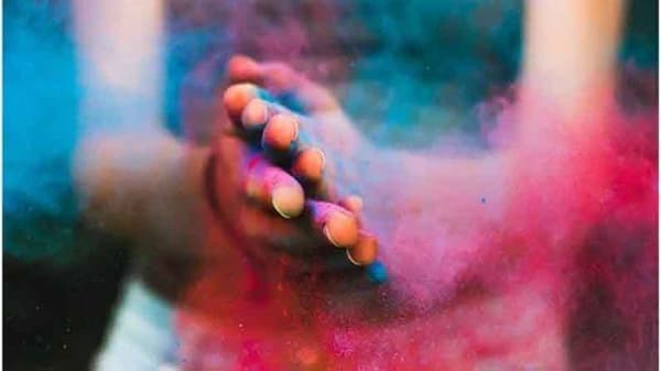 Holi 2021 | कोरोना काळात होळी साजरी करण्याची चिंता वाटतेय? मग, ‘या’ प्रकारे करा घरच्या घरी आयोजन!