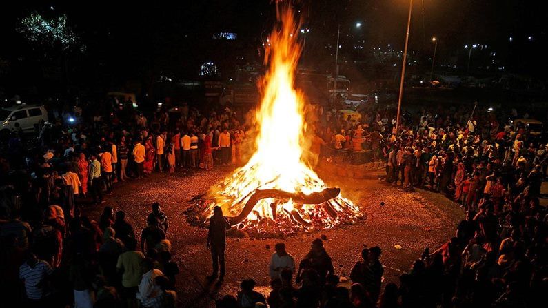 Holika Dahan 2021 Upay : आर्थिक समस्या, वैवाहिक जीवनातील अडचणी, ग्रह क्लेश होतील दूर, होलिका दहनला हे उपाय करा...