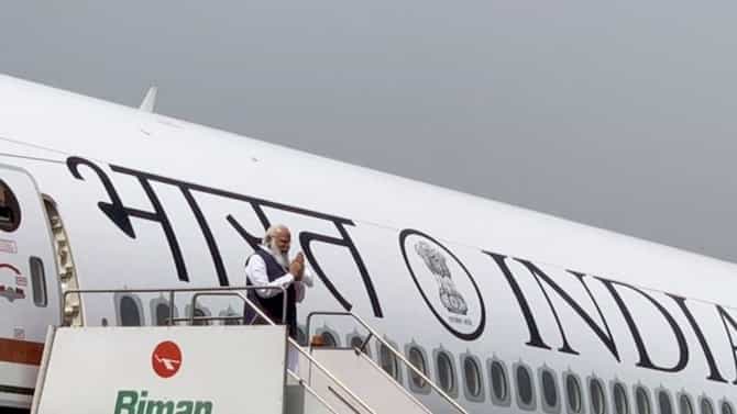 कोणत्याही संकटाला तोंड देण्याची क्षमता, मोदी ‘Air India One’ मधून बांग्लादेशला, या VVIP विमानाचं वैशिष्ट्यं काय?