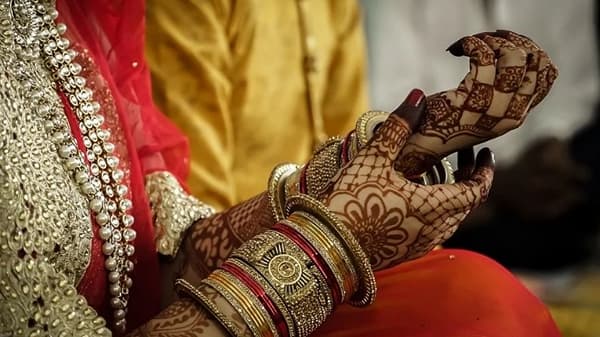 Video | हे लग्न पाहून सगळे अवाक्, एवढे योगायोग कसे? सोशल मीडियावर भन्नाट कमेंट्स